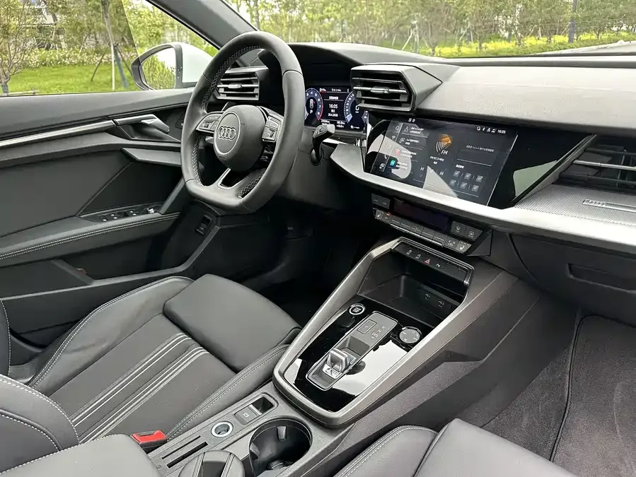 Audi A3 2022 Sportback 35 TFSI stylish and sporty 2022 — миниатюра 5
