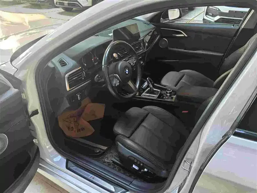 BMW 1 series BMW 1 Series 2022 120i M Sport Night Edition 2022 — миниатюра 2