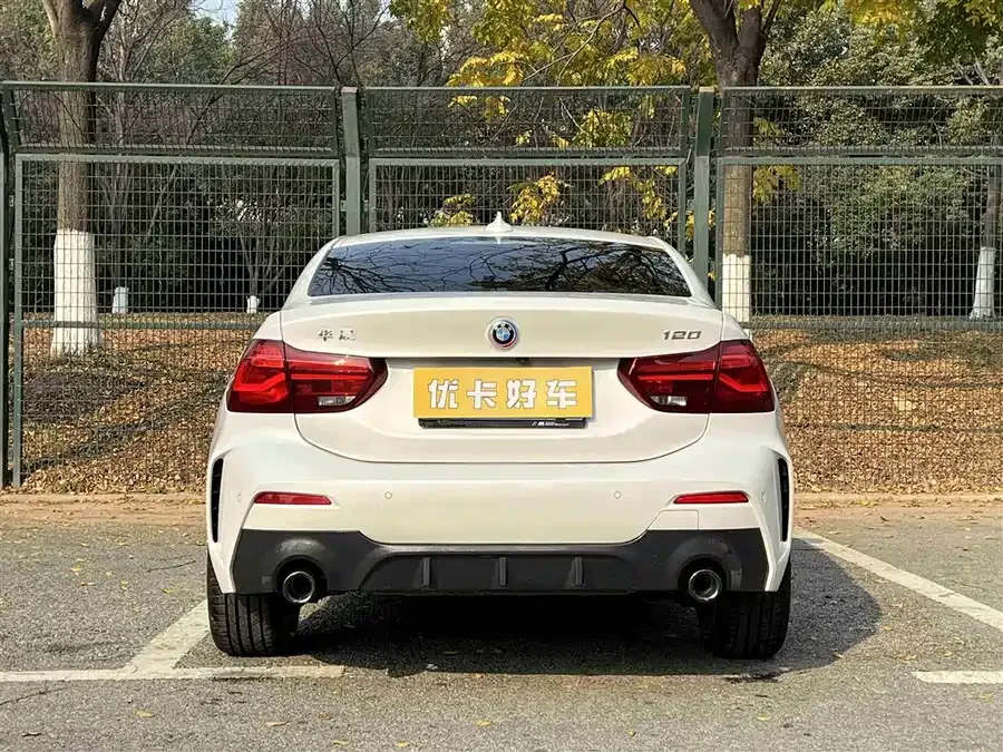 BMW 1 series BMW 1 Series 2023 120i M Sport Night Edition 2023 — миниатюра 2