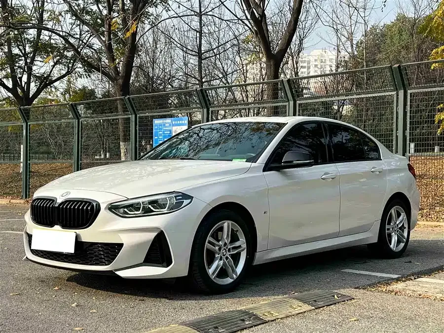 BMW 1 series BMW 1 Series 2023 120i M Sport Night Edition 2023 — миниатюра 4