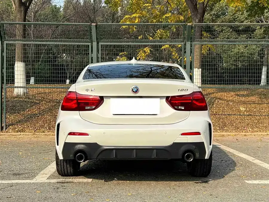 BMW 1 series BMW 1 Series 2023 120i M Sport Night Edition 2023 — миниатюра 5