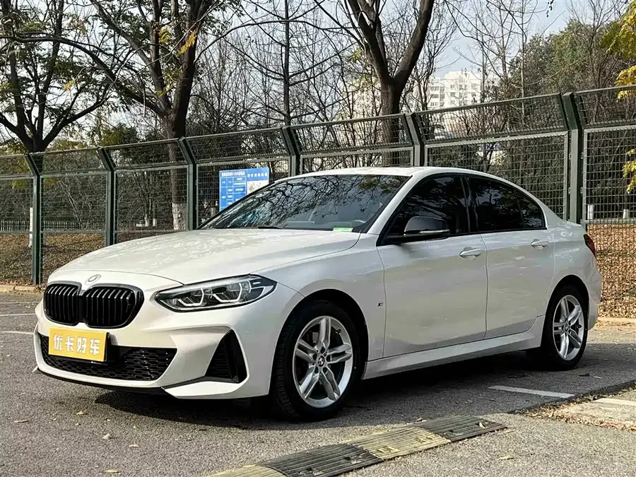 BMW 1 series BMW 1 Series 2023 120i M Sport Night Edition 2023 — фото 1, купить с доставкой в Москву
