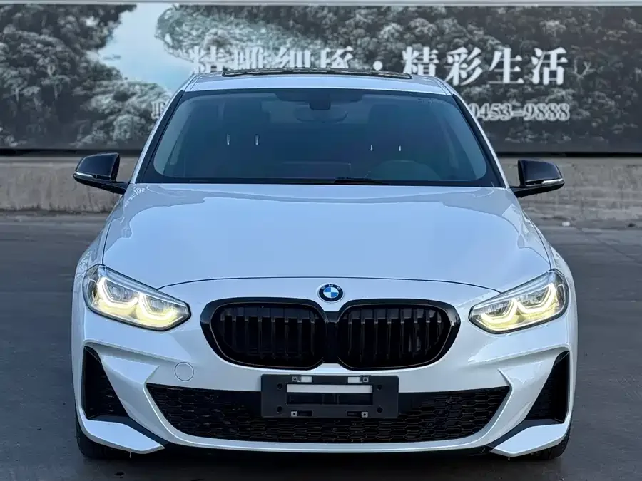 BMW 1 series BMW 1 Series 2022 120i M Sport Night Edition 2022 — фото 1, купить с доставкой в Москву