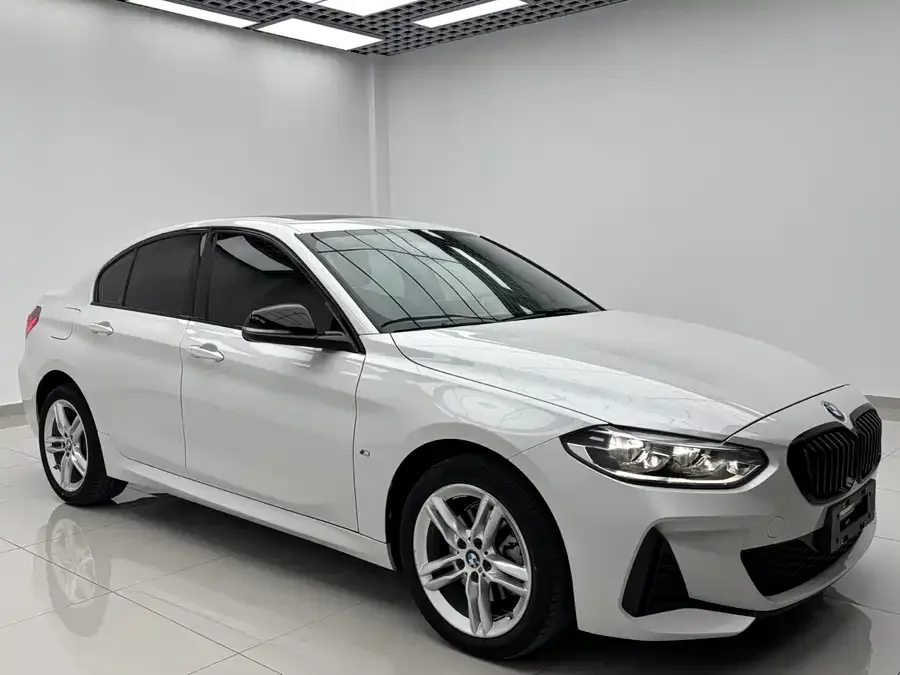 BMW 1 series BMW 1 Series 2023 120i M Sport Night Edition 2023 — миниатюра 3
