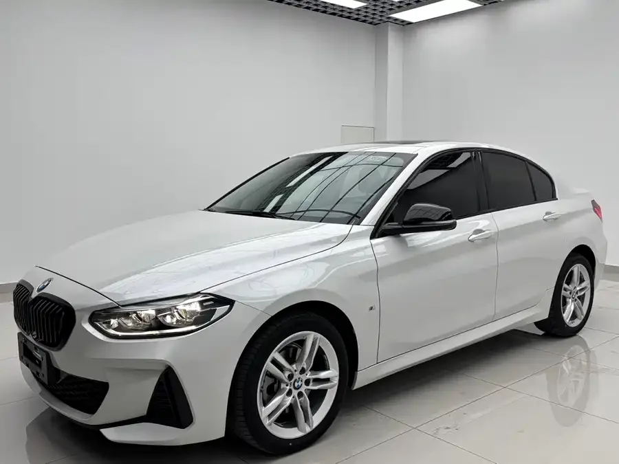 BMW 1 series BMW 1 Series 2023 120i M Sport Night Edition 2023 — фото 1, купить с доставкой в Москву
