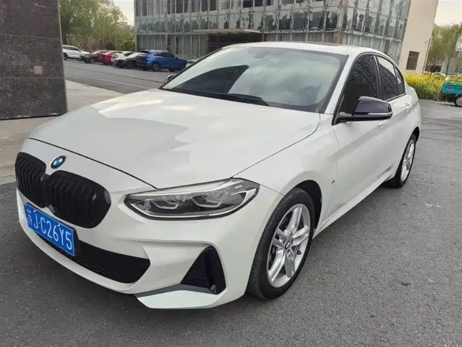 BMW 1 series BMW 1 Series 2023 120i M Sport Night Edition 2023 — фото 1, купить с доставкой в Москву