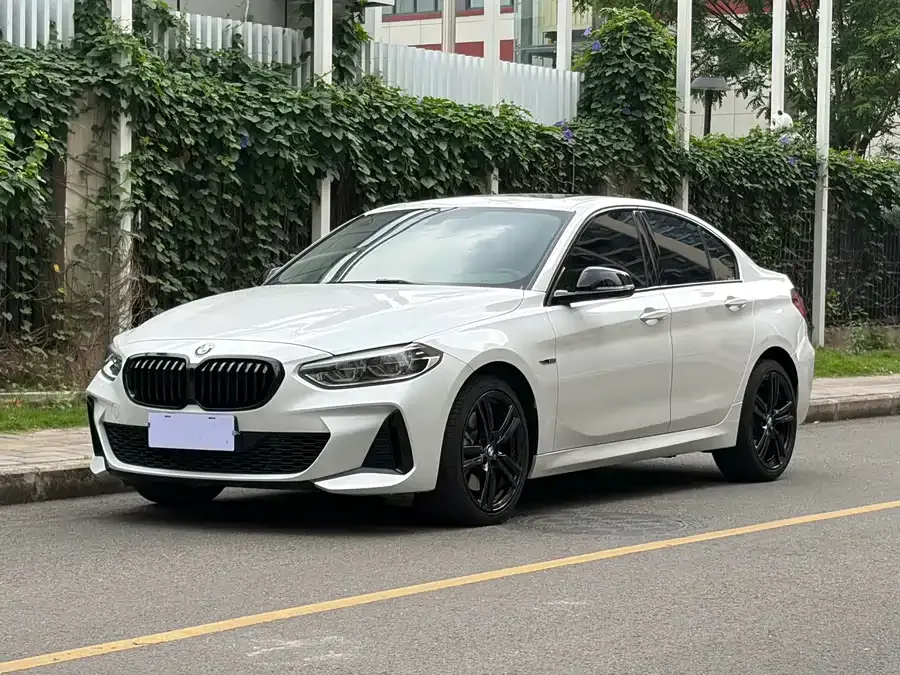 BMW 1 series BMW 1 Series 2023 125i M Sport Night Edition 2023 — фото 1, купить с доставкой в Москву
