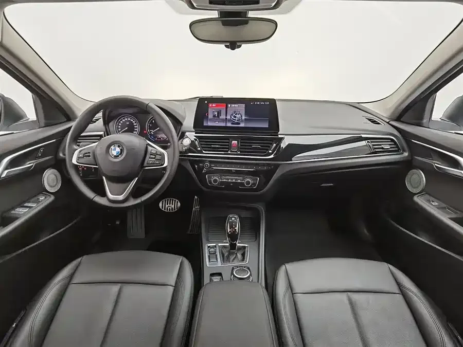 BMW 1 series BMW 1 Series 2022 120i M Sport Edition 2022 — миниатюра 2