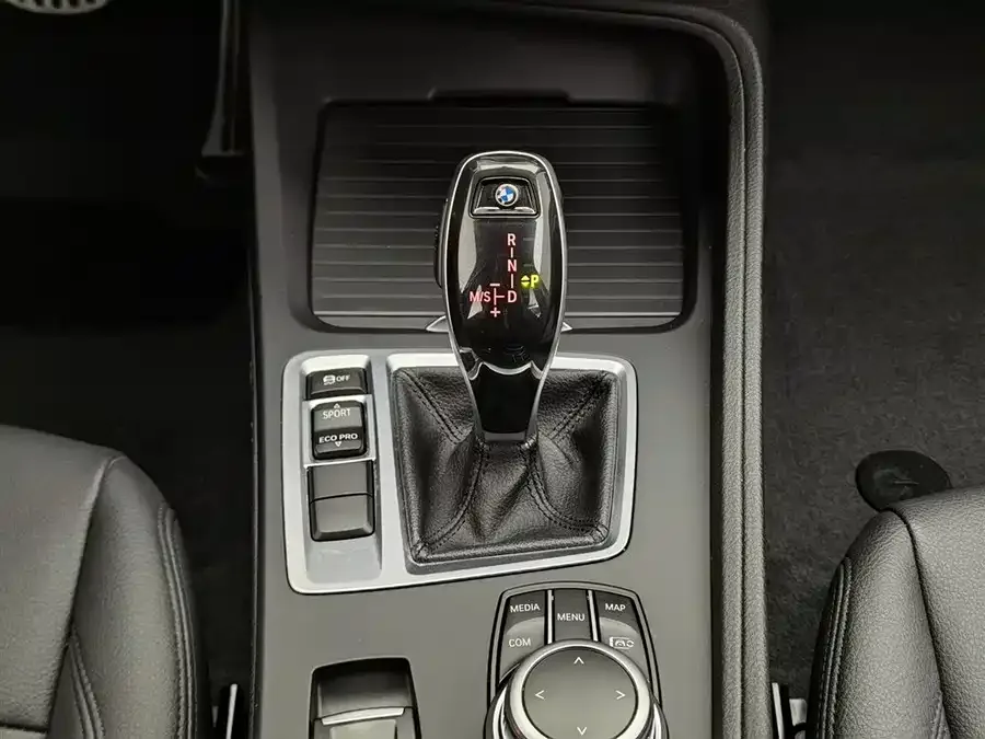 BMW 1 series BMW 1 Series 2022 120i M Sport Edition 2022 — миниатюра 4