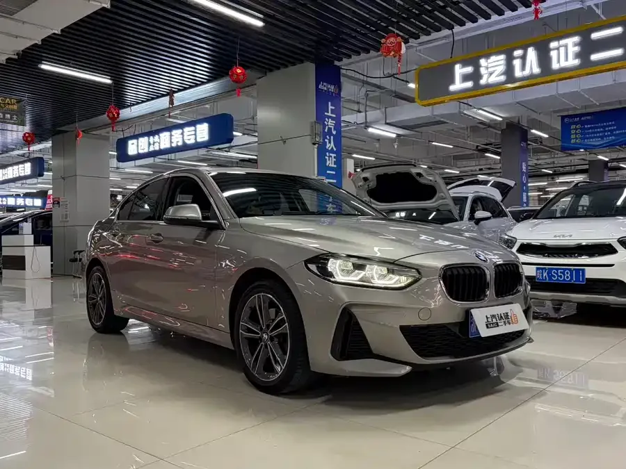 BMW 1 series BMW 1 Series 2022 120i M Sport Edition 2022 — миниатюра 3