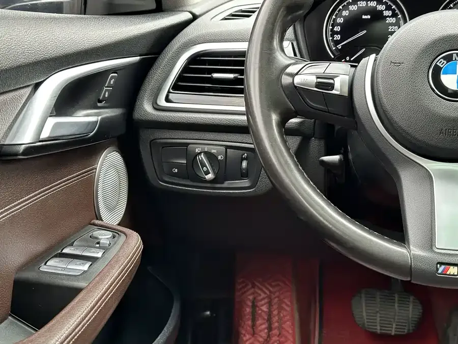 BMW 1 series BMW 1 Series 2021 120i M Sport Night Edition 2022 — миниатюра 3