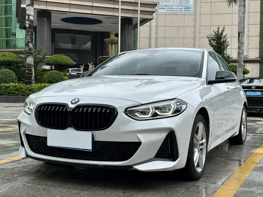 BMW 1 series BMW 1 Series 2021 120i M Sport Night Edition 2022 — фото 1, купить с доставкой в Москву
