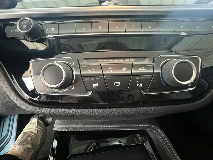 BMW 1 series BMW 1 Series 2021 facelift 120i M Sport 2022 — миниатюра 5