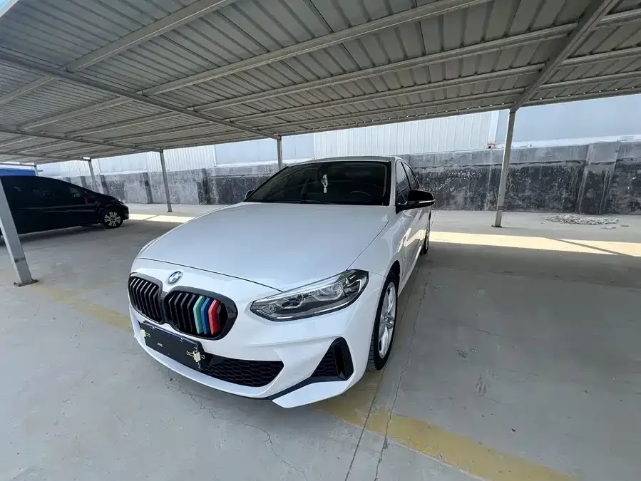 BMW 1 series BMW 1 Series 2021 facelift 120i M Sport 2022 — фото 1, купить с доставкой в Москву