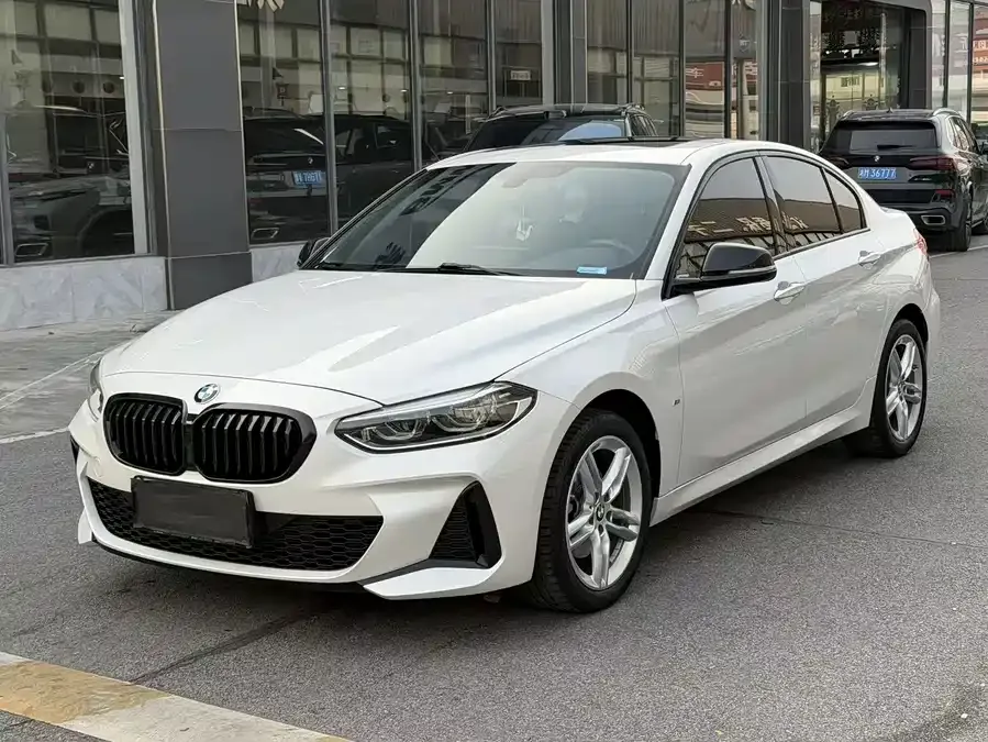 BMW 1 series BMW 1 Series 2022 120i M Sport Night Edition 2022 — фото 1, купить с доставкой в Москву