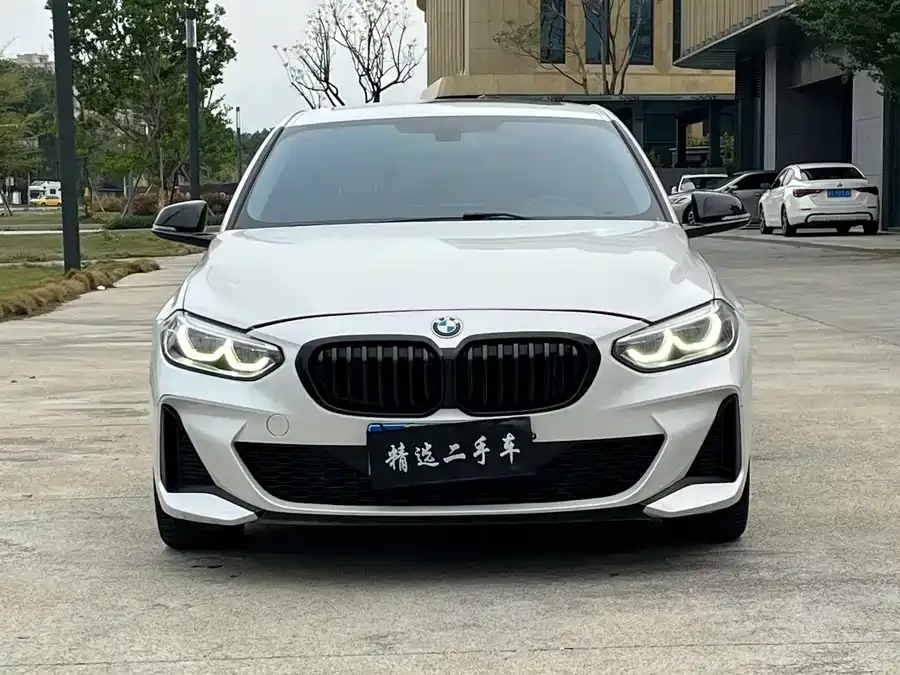 BMW 1 series BMW 1 Series 2022 120i M Sport Night Edition 2022 — фото 1, купить с доставкой в Москву