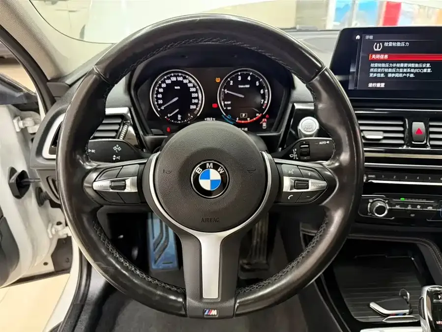 BMW 1 series BMW 1 Series 2021 facelift 120i M Sport Night Edition 2022 — миниатюра 5