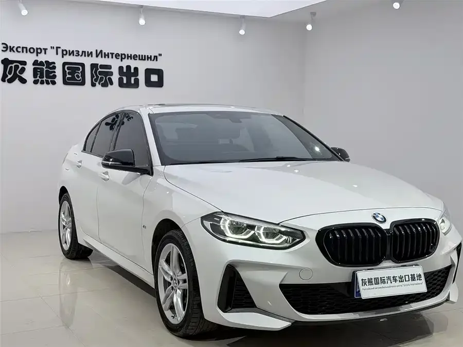 BMW 1 series BMW 1 Series 2022 120i M Sport Night Edition 2022 — миниатюра 3