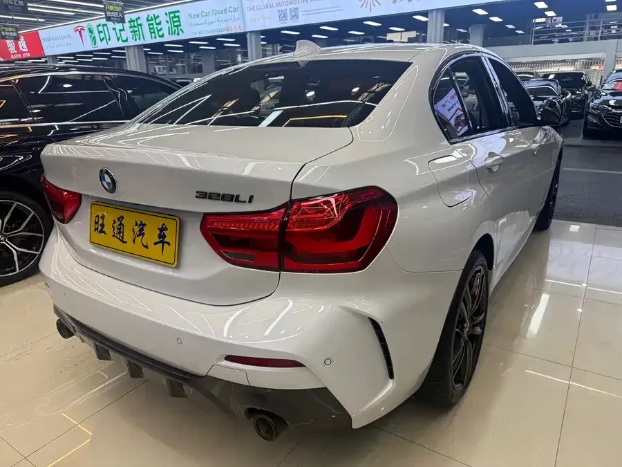 BMW 1 series BMW 1 Series 2021 facelift 120i M Sport Night Edition 2022 — миниатюра 2