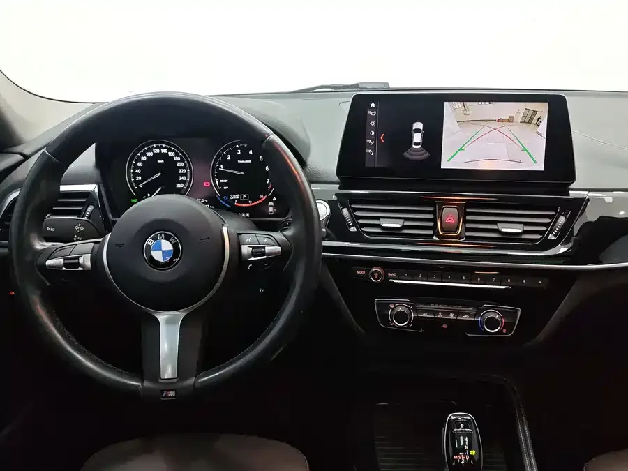BMW 1 series BMW 1 Series 2023 120i M Sport Night Edition 2023 — миниатюра 5