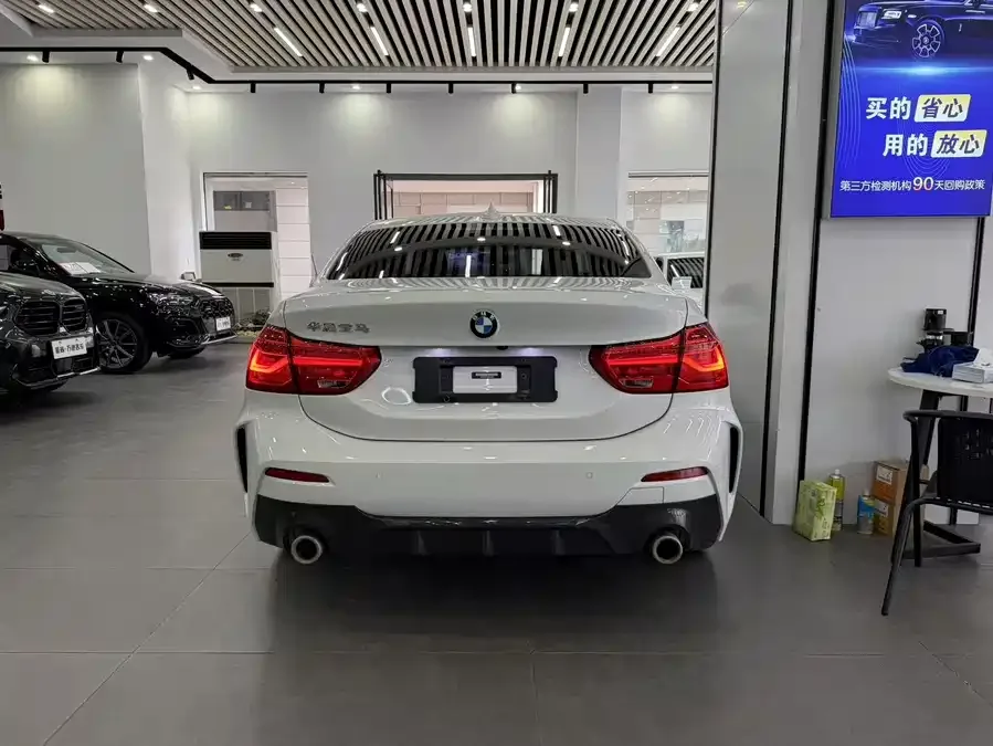 BMW 1 series BMW 1 Series 2022 120i M Sport Edition 2022 — миниатюра 2
