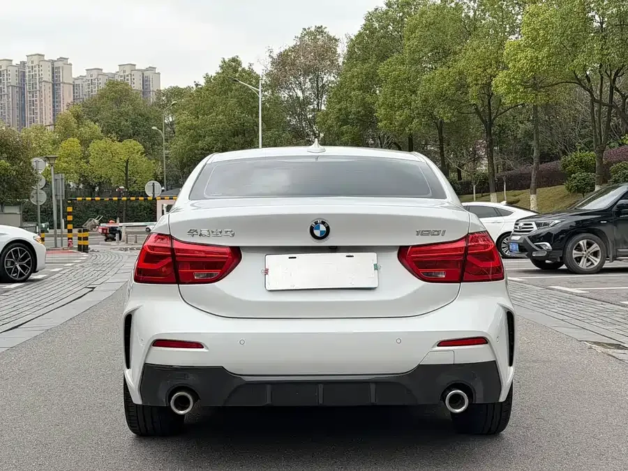 BMW 1 series BMW 1 Series 2023 120i M Sport 2023 — миниатюра 4