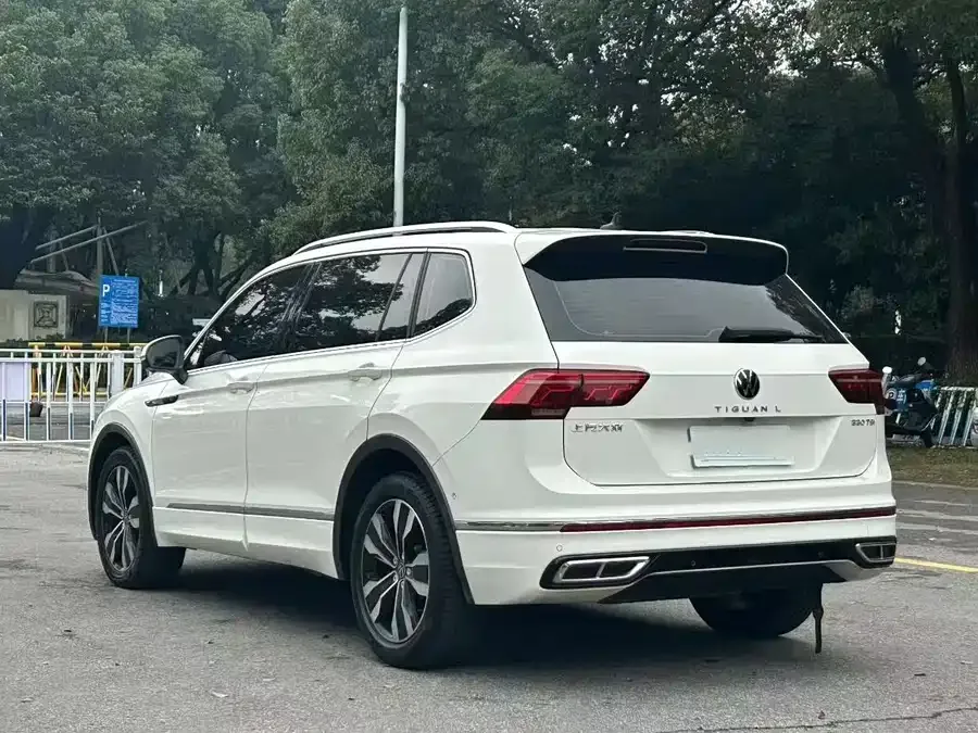 Volkswagen Tiguan L Tiguan L 2022 330TSI Automatic 2WD R-Line Enjoy Edition 2022 — миниатюра 4