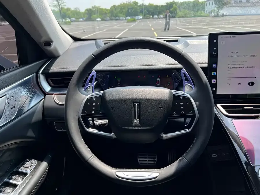 WEY Mocha Wei Mocha 2021 2.0T 4WD Special Edition 2022 — миниатюра 4