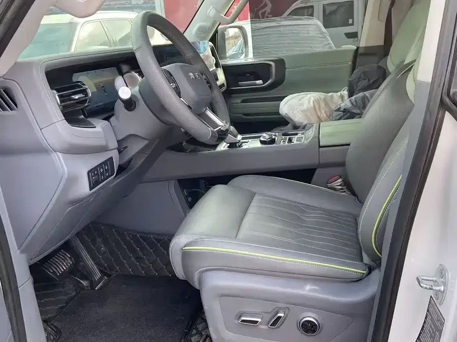 BAIC BJ40 Beijing Off-road BJ40 2024 2.0T New City Hunter Edition Knight Type 2024 — миниатюра 2