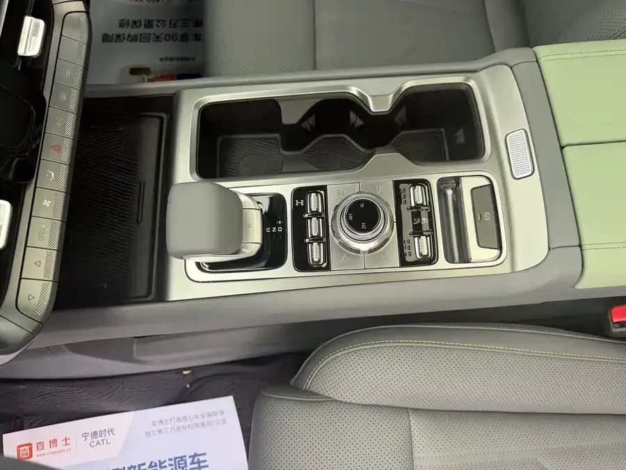 BAIC BJ40 Beijing BJ40 2026 2.0T Gasoline Premium Edition 2025 — миниатюра 4