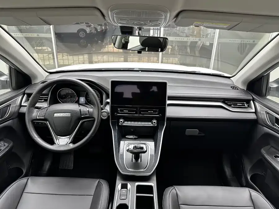Haval M6 Haval M6 2023 PLUS 1.5T DCT Luxury Smart Connected Edition 2022 — миниатюра 2