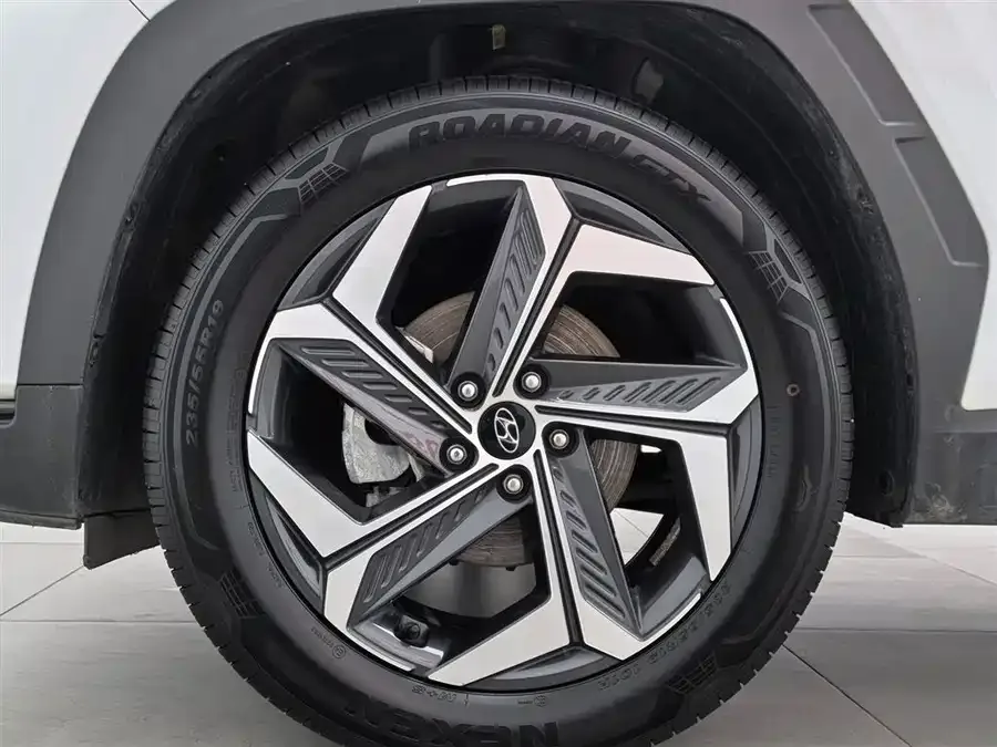 Hyundai Tucson L Tucson 2021 Tucson L 1.5T DCT LUX Premium Edition 2022 — миниатюра 4