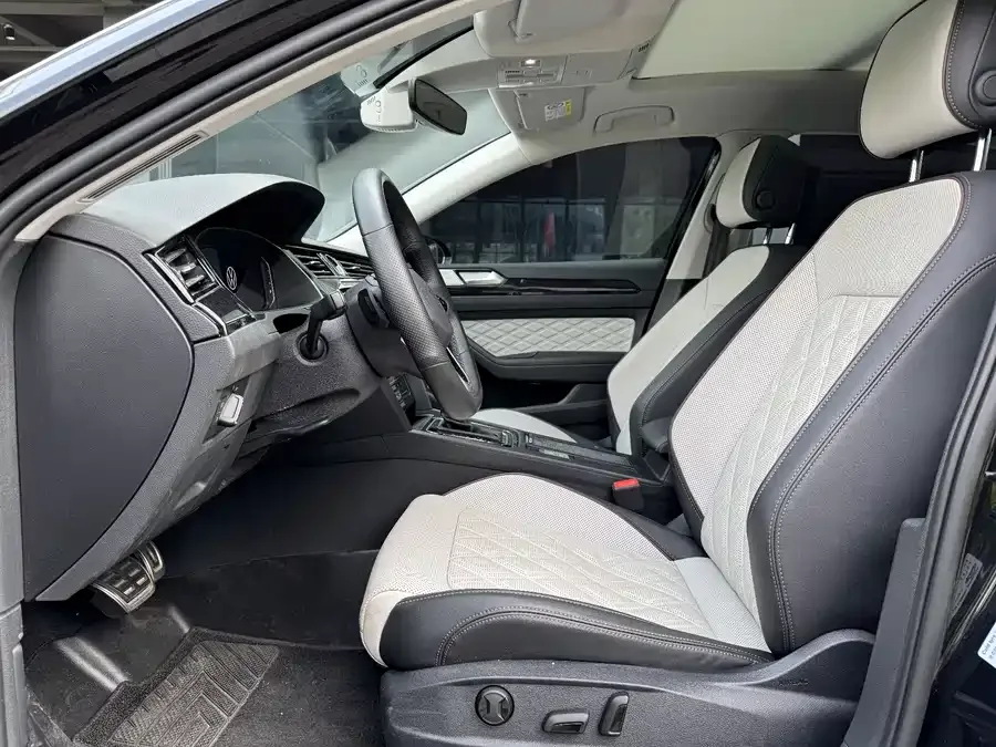 Volkswagen Magotan Magotan 2023 2 million commemorative edition 330TSI DSG luxury model 2024 — миниатюра 4
