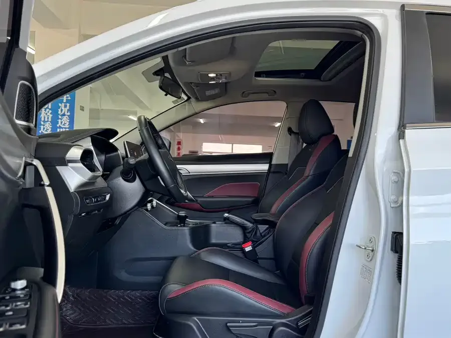 Geely Coolray SX11 Binyue 2021 1.4T DCT Platinum Edition 2022 — миниатюра 2