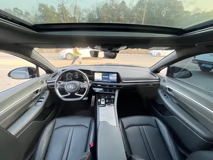Hyundai Sonata 2022 Sonata 270TGDi DCT 20th Anniversary Edition 2022 — миниатюра 4