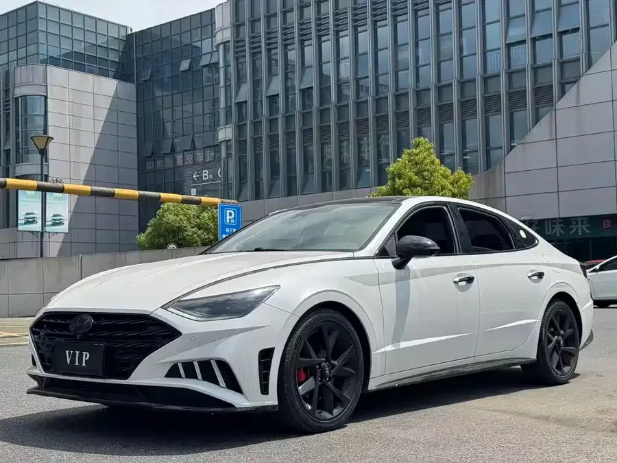 Hyundai Sonata 2022 Sonata 270TGDi DCT 20th Anniversary Edition 2023 — миниатюра 3