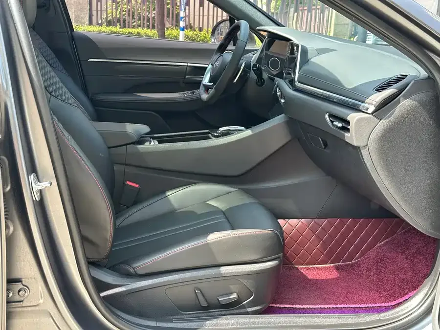 Hyundai Sonata 2022 Sonata 270TGDi DCT 20th Anniversary Edition 2022 — миниатюра 4