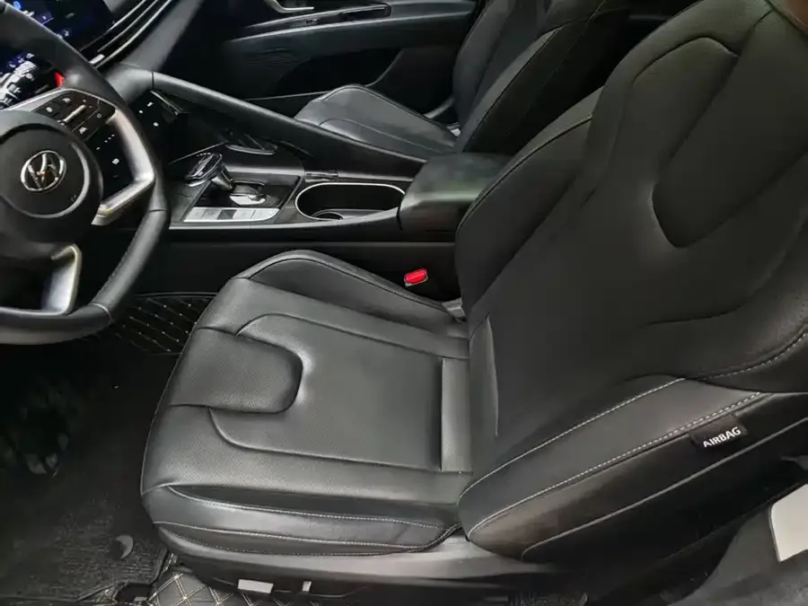 Hyundai Elantra Elantra 2022 1.5L CVT LUX Premium Edition 2022 — миниатюра 5