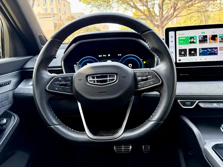 Geely Xingrui Xingrui 2023 2.0TD only available in green version 2023 — миниатюра 4