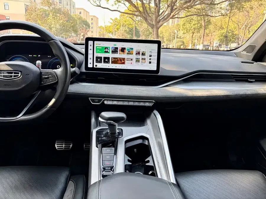 Geely Xingrui Xingrui 2023 2.0TD only available in green version 2023 — миниатюра 5