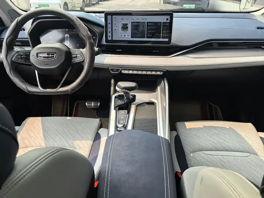 Geely Xingrui Xingrui 2023 2.0TD Premium Edition 2022 — миниатюра 4