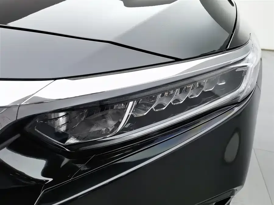 Honda Accord Accord 2022 260TURBO Deluxe Edition 2022 — миниатюра 4