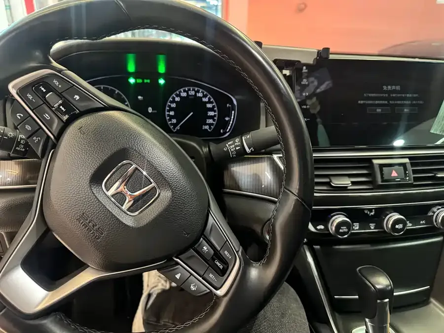 Honda Accord 2022 Accord 260TURBO Fantasy NightFlagship Edition 2022 — миниатюра 2