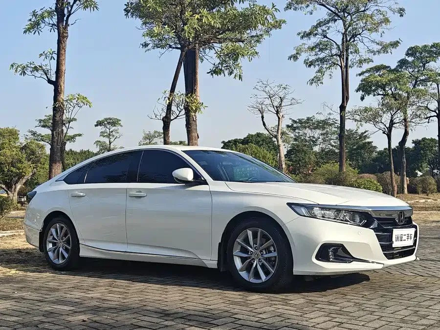 Honda Accord Accord 2022 260TURBO Deluxe Edition 2022 — миниатюра 3