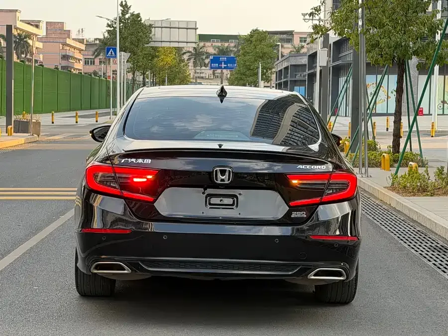 Honda Accord 2022 Accord 260TURBO Fantasy Night Premium Edition 2023 — миниатюра 2