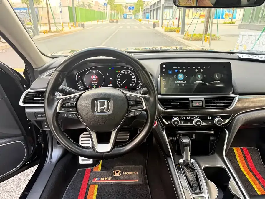 Honda Accord 2022 Accord 260TURBO Fantasy Night Premium Edition 2023 — миниатюра 5