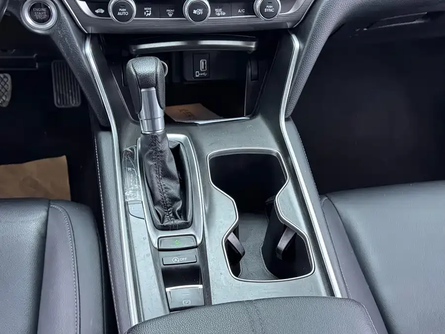 Honda Accord Accord 2022 260TURBO Deluxe Edition 2022 — миниатюра 4