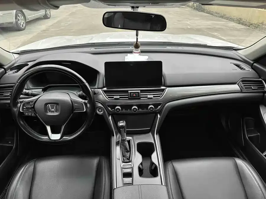 Honda Accord Accord 2022 260TURBO Deluxe Edition 2022 — миниатюра 4