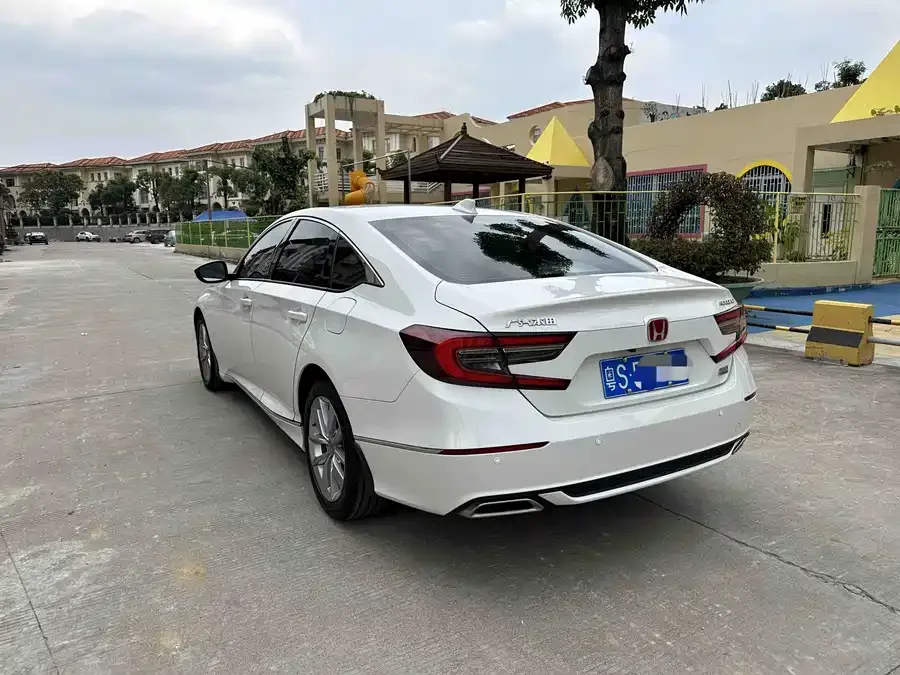 Honda Accord Accord 2022 260TURBO Deluxe Edition 2022 — миниатюра 5