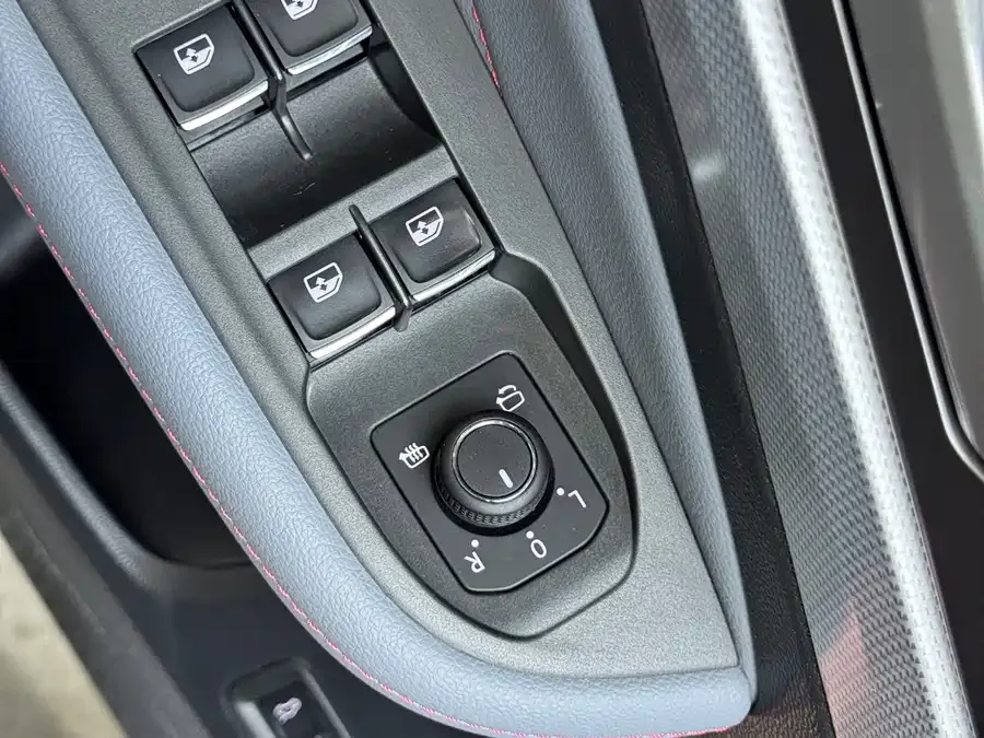 Volkswagen Lamando 2023 Lingdu Lingdu L 280TSI DSG Cool Edition 2023 — миниатюра 5
